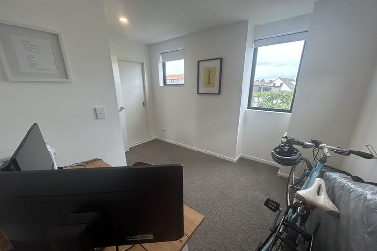 Photo of property in 9e Playfair Road, Mount Roskill, Auckland, 1041