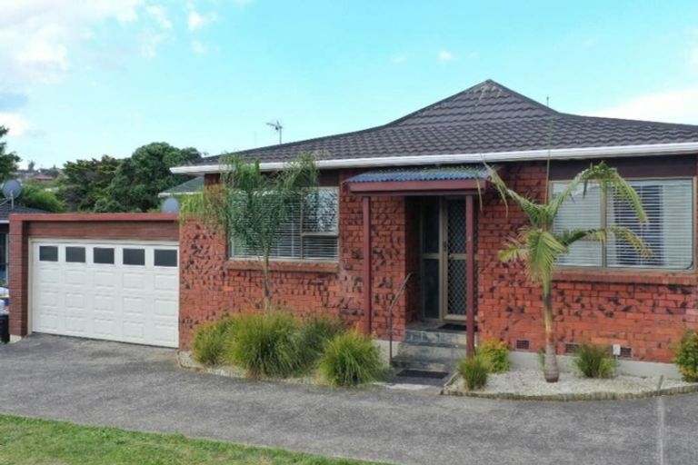 Photo of property in 2/51 Shakespeare Road, Milford, Auckland, 0620