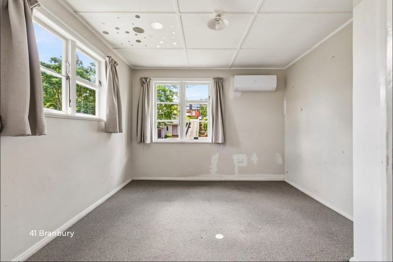Photo of property in 39 Banbury Crescent, Fairfield, Hamilton, 3214