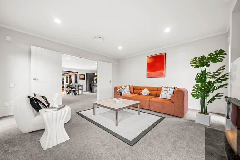 Photo of property in 18 Huntington Park Drive, Greenhithe, Auckland, 0632