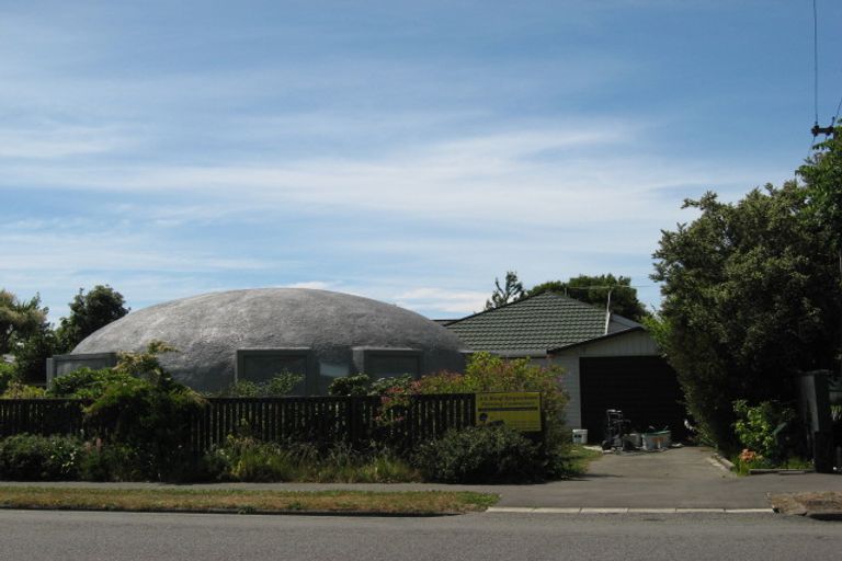 Photo of property in 2/8 Avonhead Road, Avonhead, Christchurch, 8042