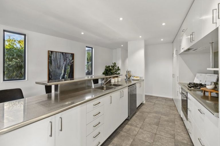 Photo of property in 63a Beresford Street, Bayswater, Auckland, 0622