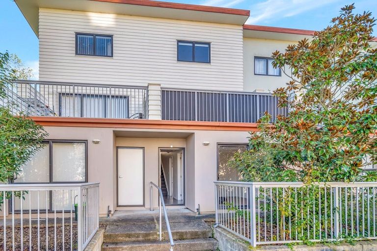 Photo of property in 9/46 Carlos Drive, Flat Bush, Auckland, 2016