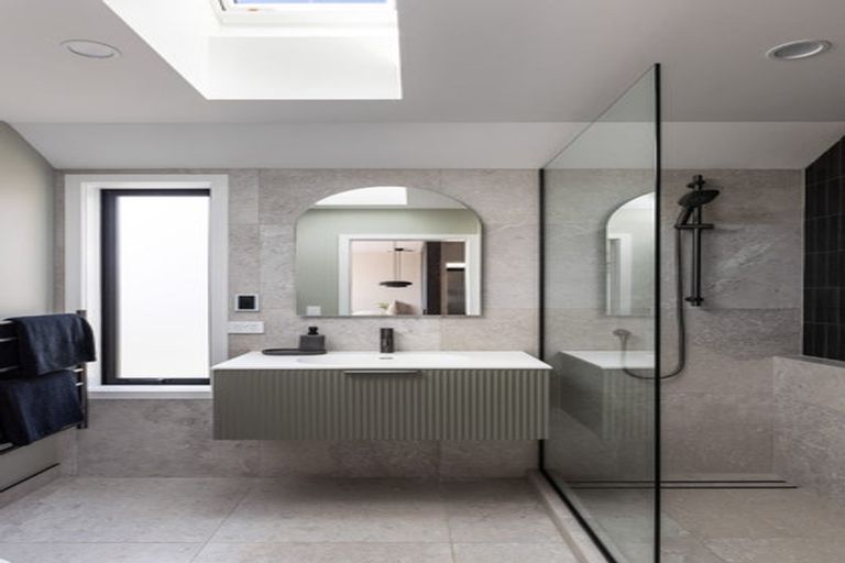 Photo of property in 37 Ruapehu Street, Paraparaumu, 5032