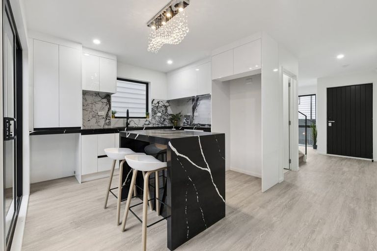 Photo of property in 6c Pikitea Road, Mangere Bridge, Auckland, 2022