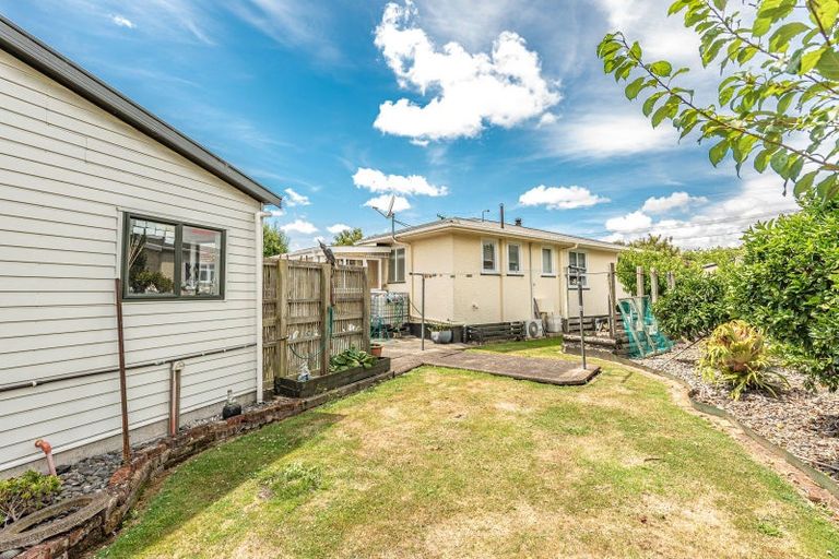 Photo of property in 40 Selwyn Crescent, College Estate, Whanganui, 4500