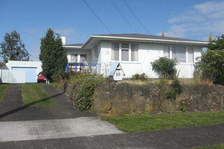 Photo of property in 10 Camellia Avenue, Aramoho, Whanganui, 4500