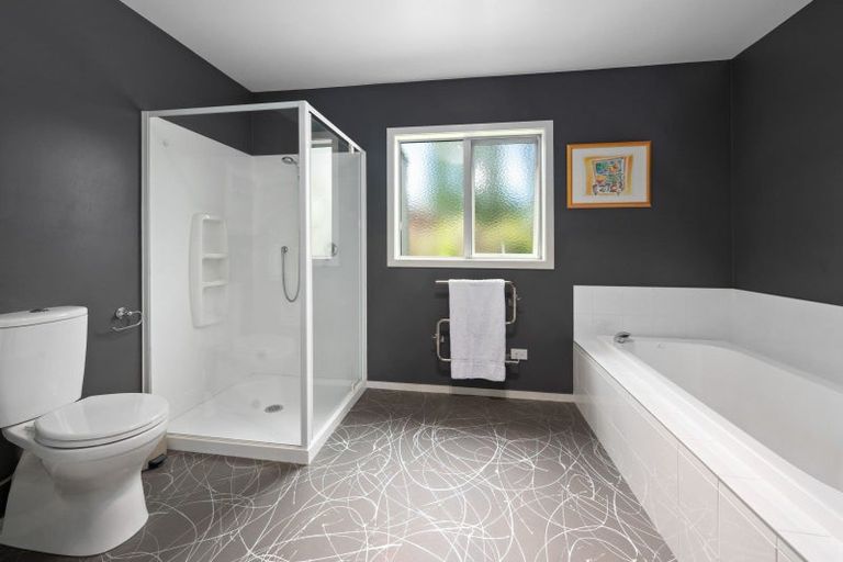 Photo of property in 98 Kinloch Road, Kinloch, Taupo, 3377