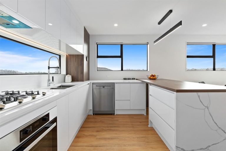 Photo of property in 1b Lemon Grove Lane, Greenhithe, Auckland, 0632