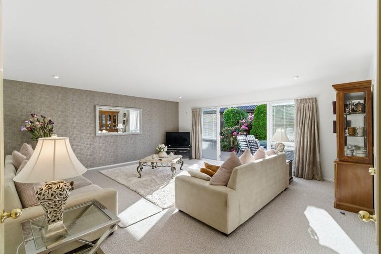 Photo of property in 17 Greystoke Lane, Avonhead, Christchurch, 8042