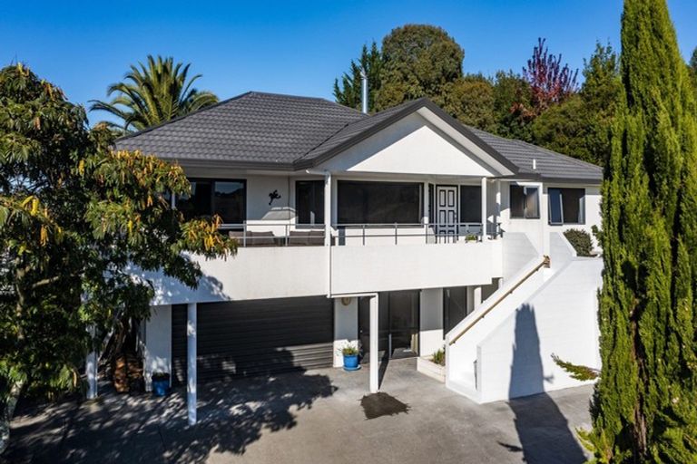 Photo of property in 37 Hetley Crescent, Taradale, Napier, 4112