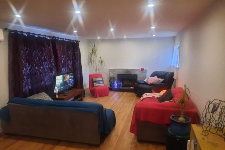 Photo of property in 119 Omata Road, Marfell, New Plymouth, 4310