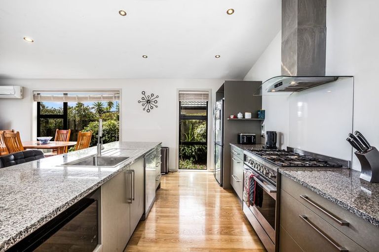 Photo of property in 98 Navigation Drive, Whitby, Porirua, 5024