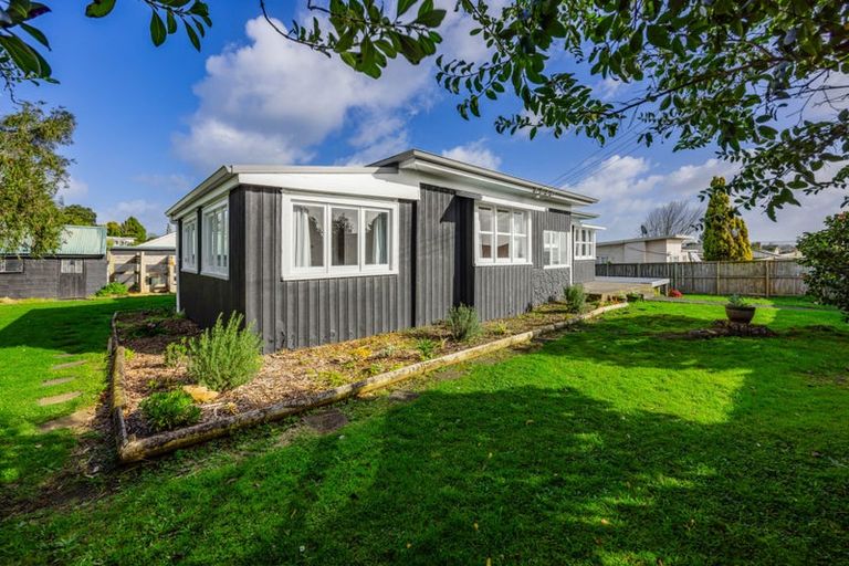 Photo of property in 35 Victoria Avenue, Waiuku, 2123