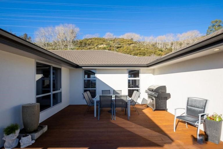 Photo of property in 9 Berkshire Place, Stoke, Nelson, 7011