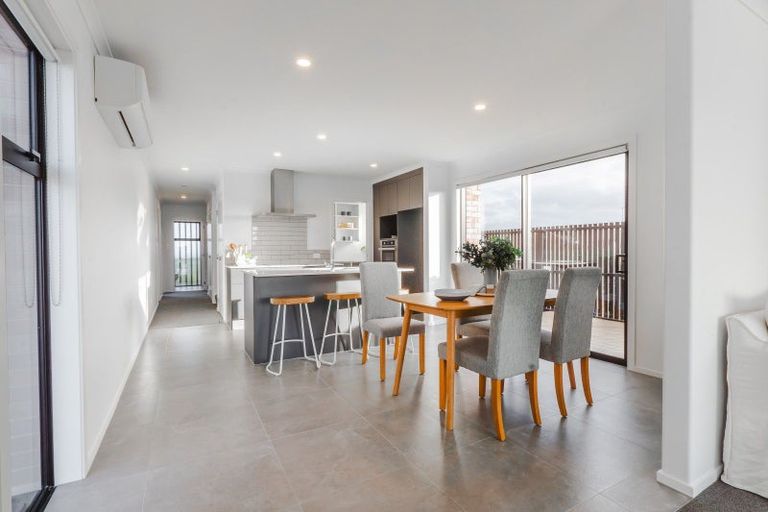 Photo of property in 20 Atutahi Lane, Papamoa, 3118