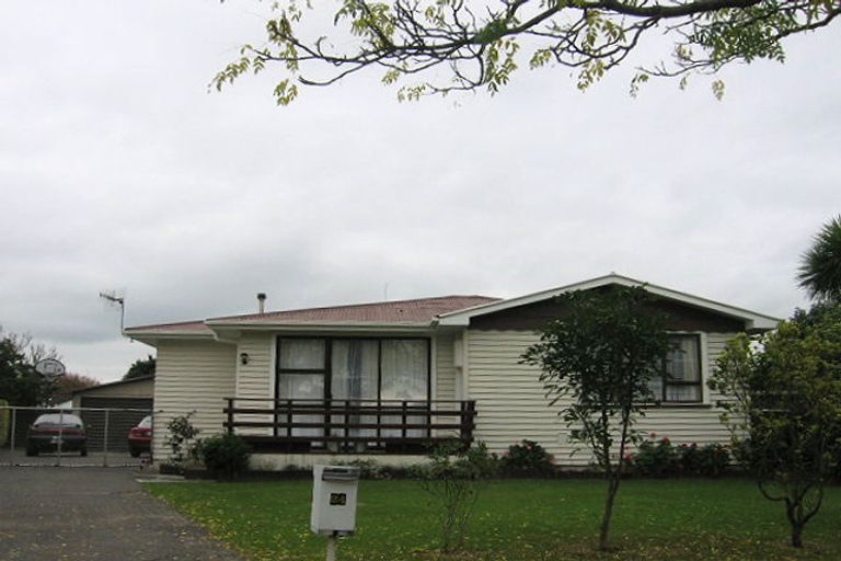 Photo of property in 24 Ellesmere Crescent, Highbury, Palmerston North, 4412