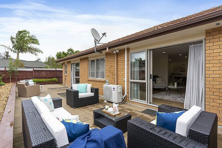 Photo of property in 48 Blackwood Drive, Wattle Downs, Auckland, 2103
