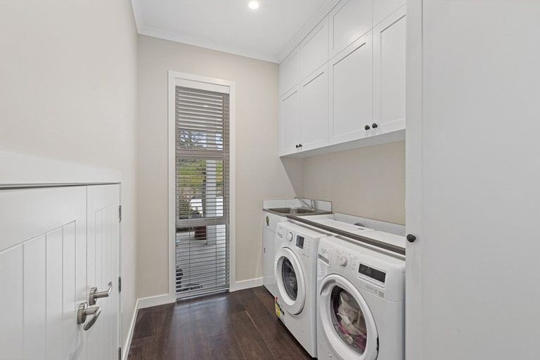 Photo of property in 402 Paremoremo Road, Paremoremo, Auckland, 0632