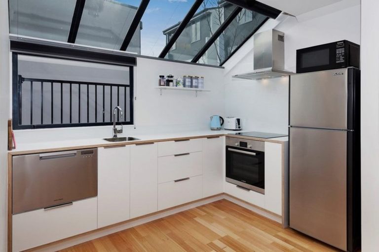 Photo of property in 10/388 Montreal Street, Christchurch Central, Christchurch, 8013