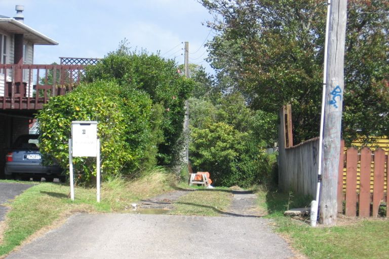 Photo of property in 64 St Leonards Road, Kelston, Auckland, 0602