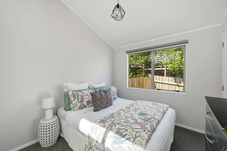 Photo of property in 90b Eskdale Road, Birkdale, Auckland, 0626