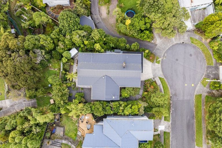 Photo of property in 5 Christina Grove, Normandale, Lower Hutt, 5010