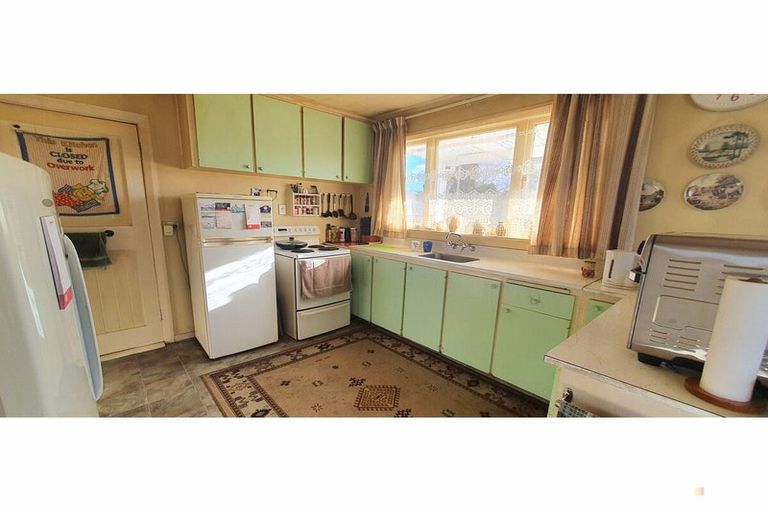 Photo of property in 5 Edward Street, Waimate, 7924