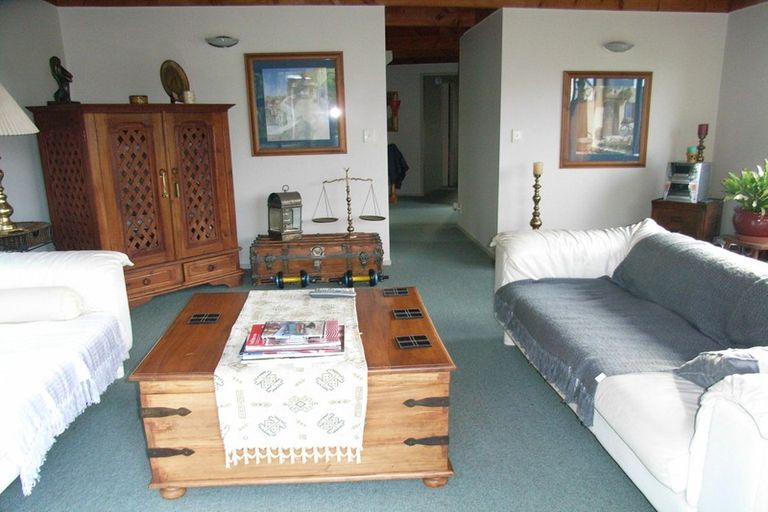 Photo of property in 90a The Circle, Manly, Whangaparaoa, 0930