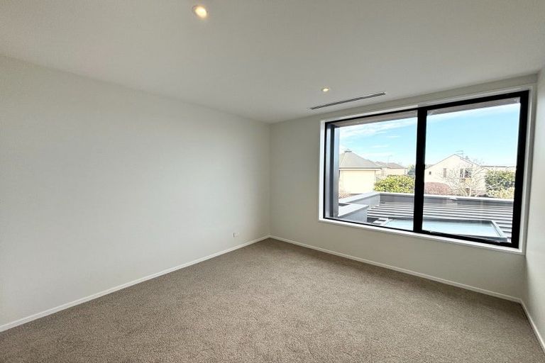 Photo of property in 2/7 Roa Road, Fendalton, Christchurch, 8041