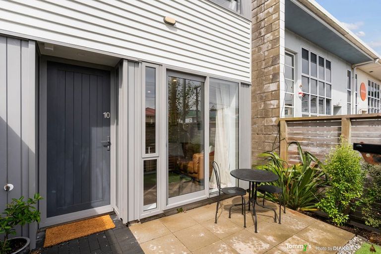 Photo of property in 10/24 Princess Terrace, Newtown, Wellington, 6021