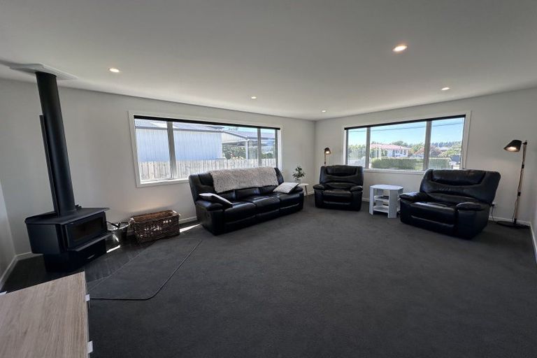 Photo of property in 17 Gordon Street, Weston, Oamaru, 9401