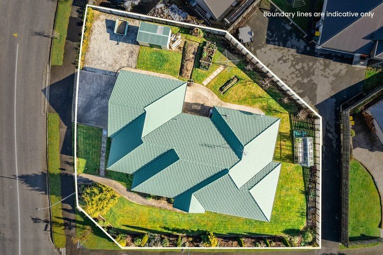 Photo of property in 35 Severn Street, Green Island, Dunedin, 9018