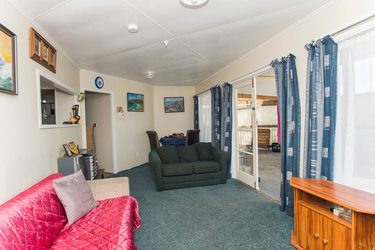 Photo of property in 152 Onslow Road, Patutahi, Gisborne, 4072