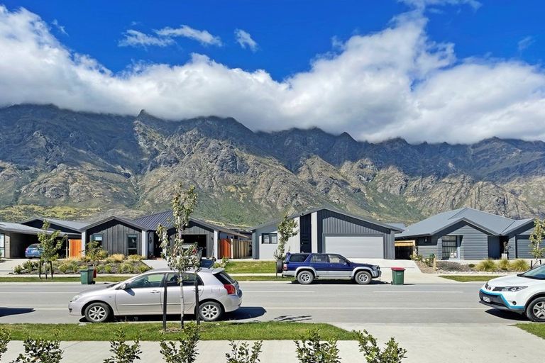 Photo of property in 36 Howden Drive, Jacks Point, 9371