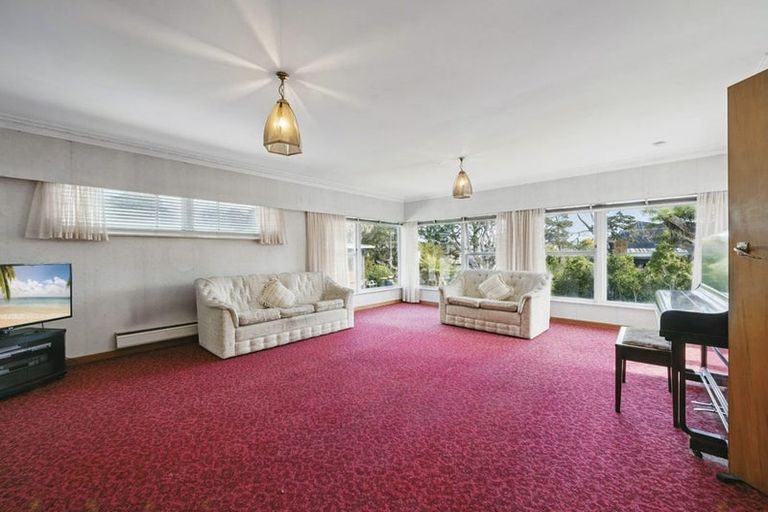 Photo of property in 18 Millbrook Road, Henderson, Auckland, 0612