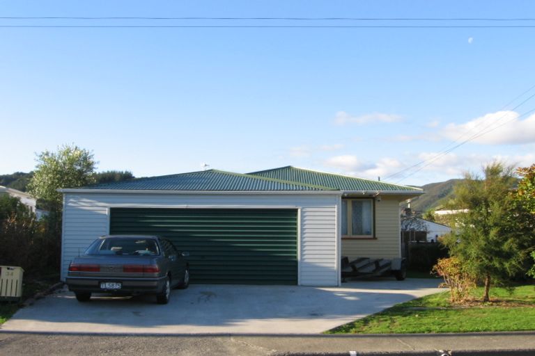 Photo of property in 34 Karamu Crescent, Wainuiomata, Lower Hutt, 5014