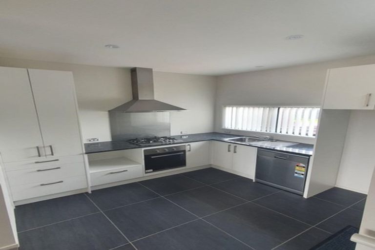 Photo of property in 9 Walsh Road, Papakura, 2110