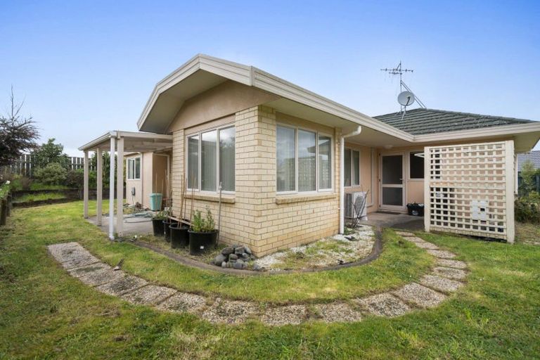 Photo of property in 8 Shakespeare Way, Kelvin Grove, Palmerston North, 4414