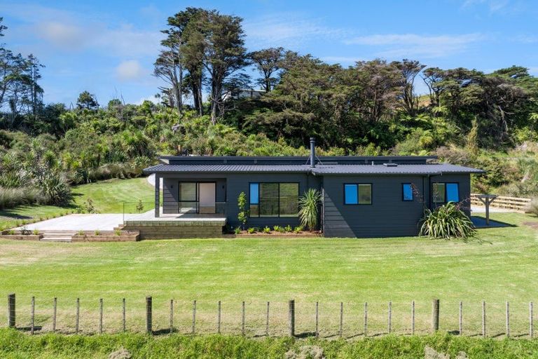 Photo of property in 571 Pakiri Road, Leigh, 0985