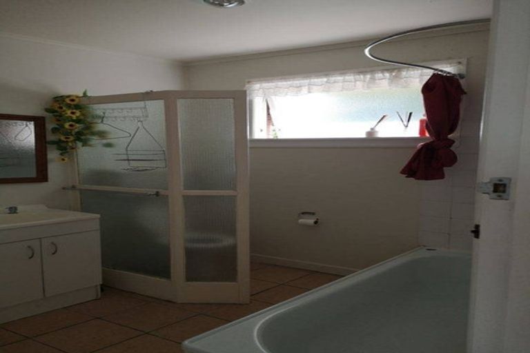 Photo of property in 81a Carrington Avenue, Silverdale, Hamilton, 3216