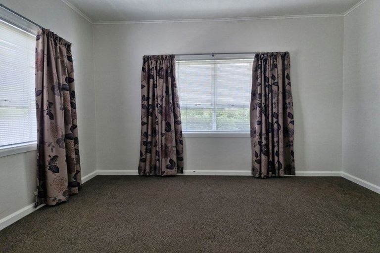 Photo of property in 33 Upjohn Street, Brooklands, New Plymouth, 4310