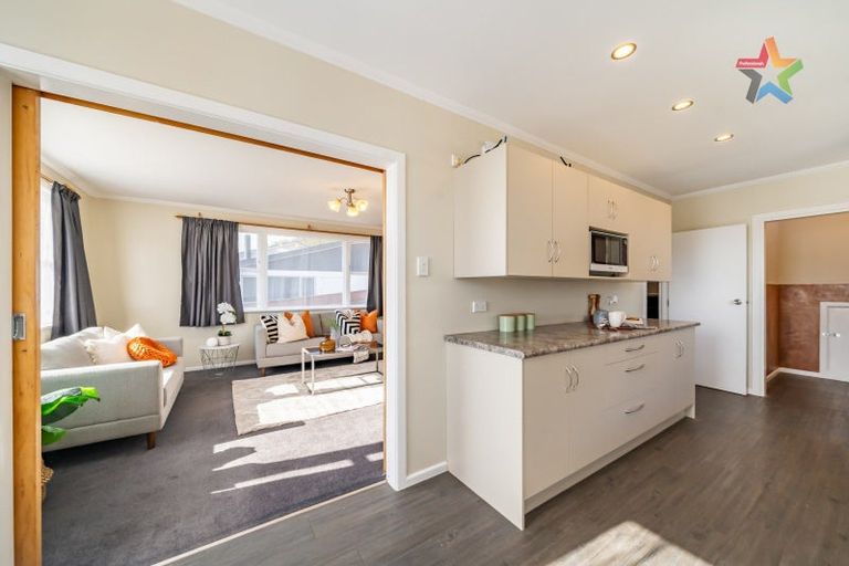 Photo of property in 21 Robson Street, Stokes Valley, Lower Hutt, 5019