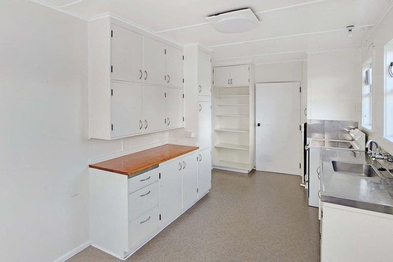 Photo of property in 2 Avery Grove, Boulcott, Lower Hutt, 5011