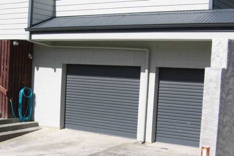 Photo of property in 1 Shalimar Crescent, Khandallah, Wellington, 6035