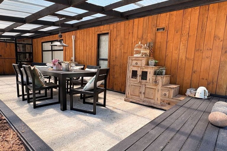 Photo of property in 140 Mako Mako Road, Levin, 5510