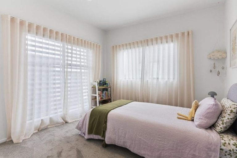 Photo of property in 8a Edgar Pearce Place, Howick, Auckland, 2014