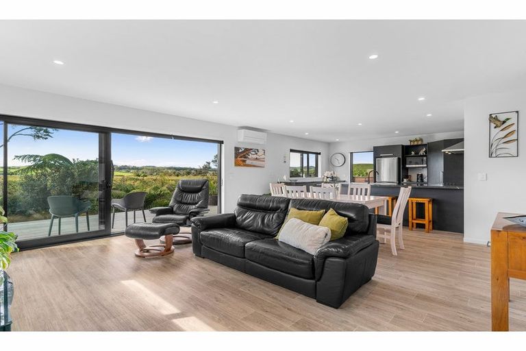 Photo of property in 10 Spinnaker Lane, Mangawhai, 0505