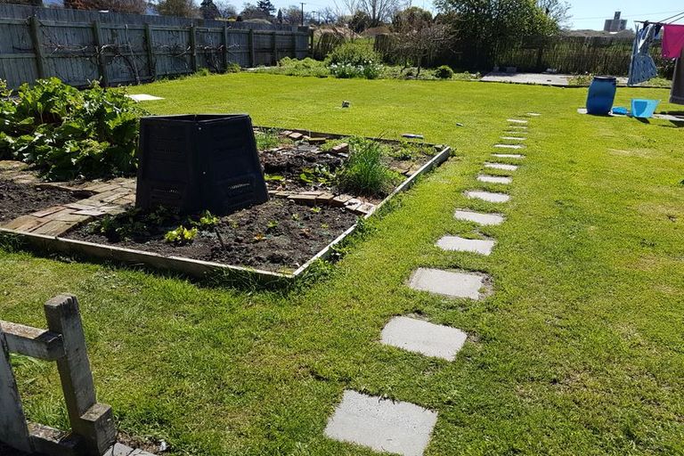 Photo of property in 10 Massey Street, Waimate, 7924