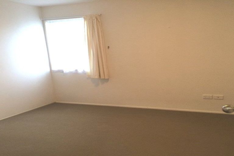 Photo of property in 2/7 Kelvin Hart Drive, East Tamaki, Auckland, 2013